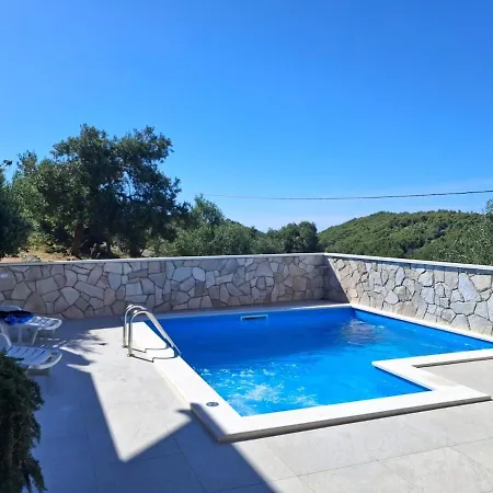 Aria Apartman